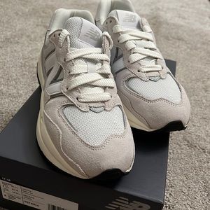 New Balance womens 57/40 white grey size 7.5
